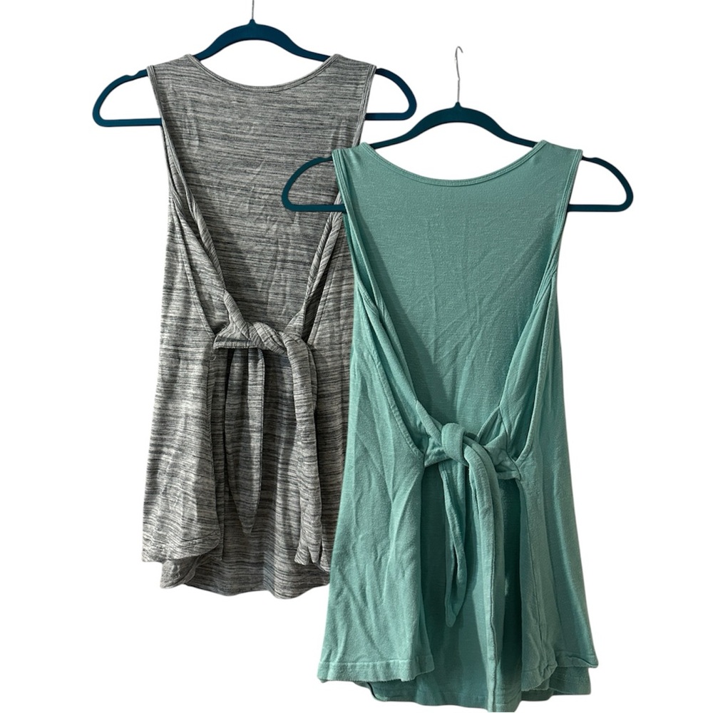 Lot of 2 Latched Mama Tie-back Nursing Tank tops with side openings